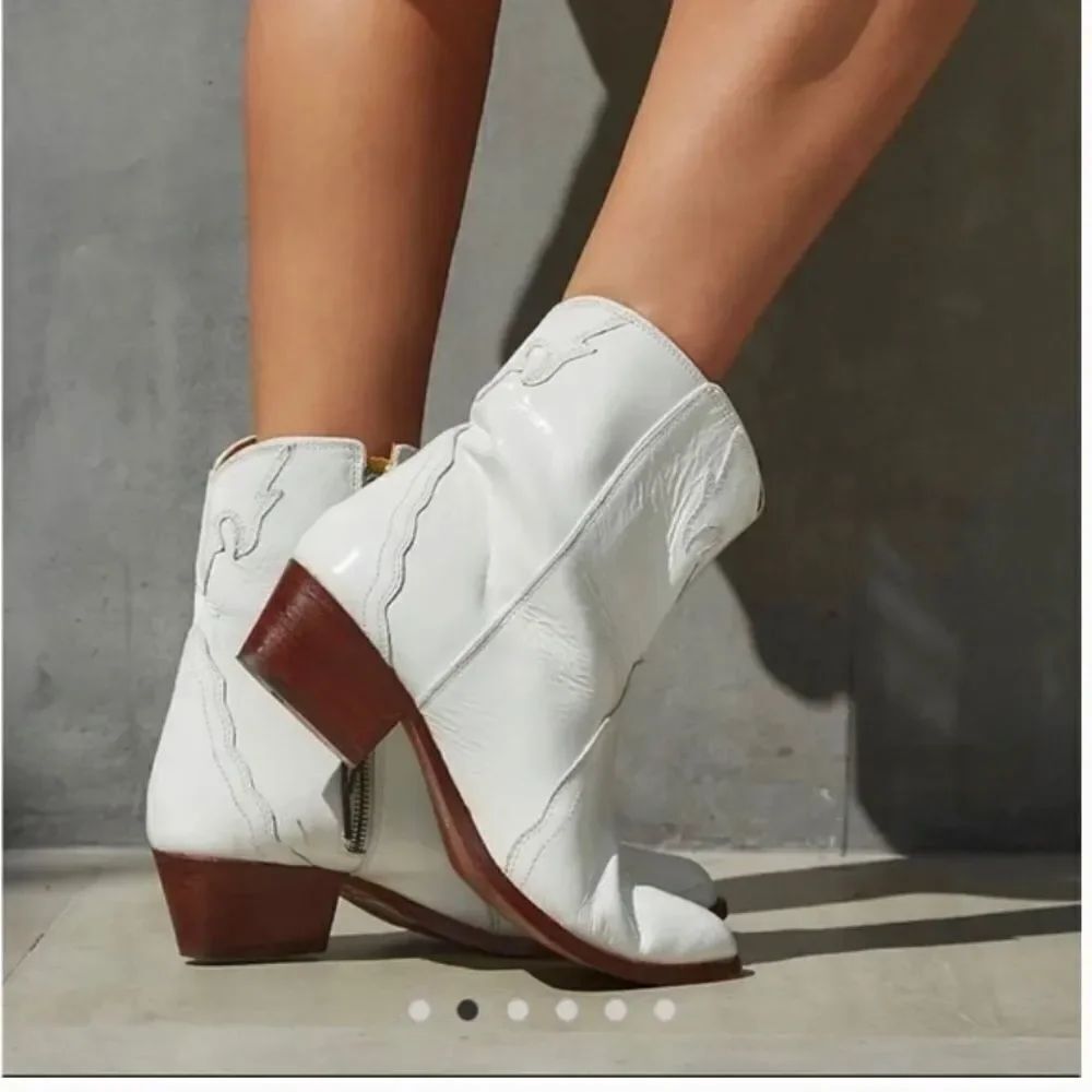 NEW Free People White Frontier Patent Leather Western Boots 9 EUR 39.5
